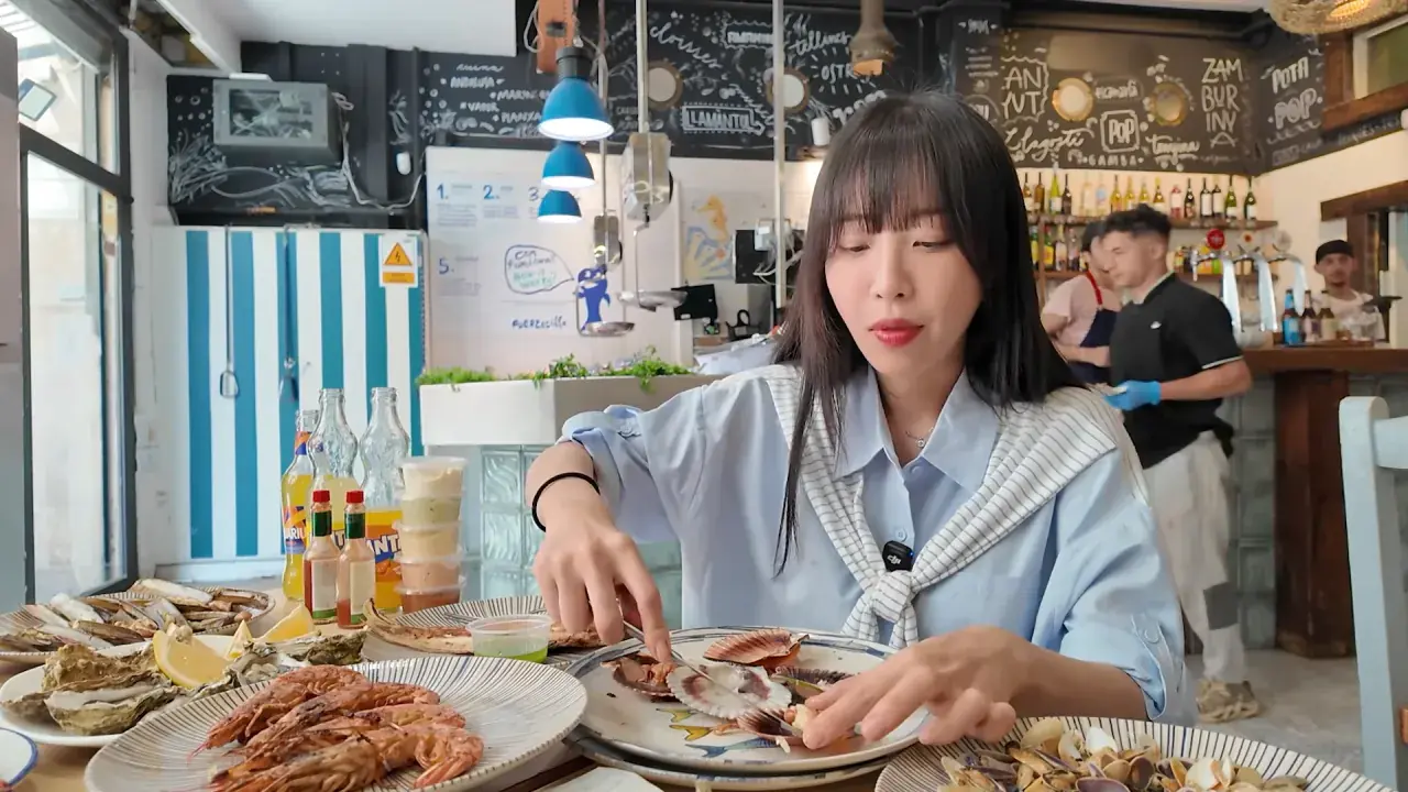 스페인6탄) 해산물 5.5kg 시켰더니 배 터질수도 있대요😂 스페인 해산물 다 털었습니다🔥 6-20 screenshot.png 스페인에서 해산물 5.5kg 먹방한 쯔양 근황 ㄷㄷㄷ