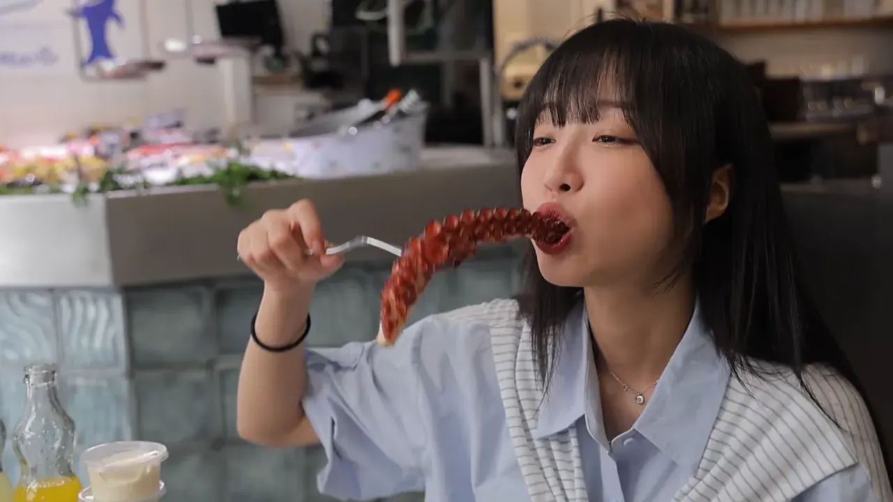 스페인6탄) 해산물 5.5kg 시켰더니 배 터질수도 있대요😂 스페인 해산물 다 털었습니다🔥 5-15 screenshot.png 스페인에서 해산물 5.5kg 먹방한 쯔양 근황 ㄷㄷㄷ