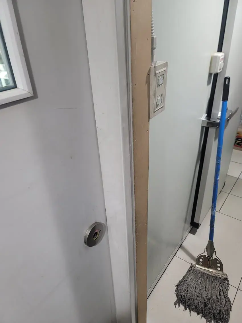 1768500256.jpg 편의점 첫 출근한 야간 편붕이 한테 닥친 시련