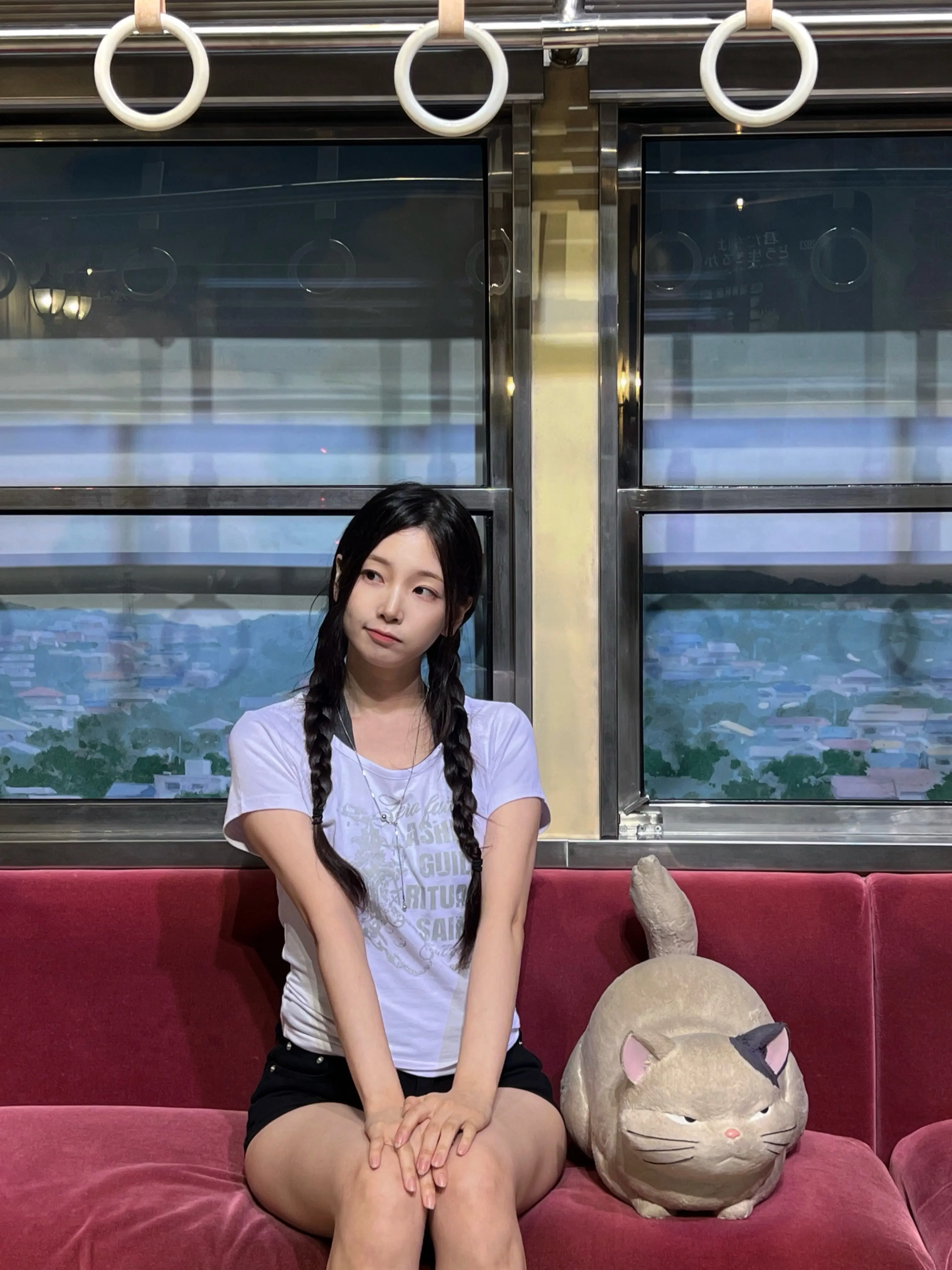 y.hee_y_Dcs7_-_Eh6J_2.jpg
