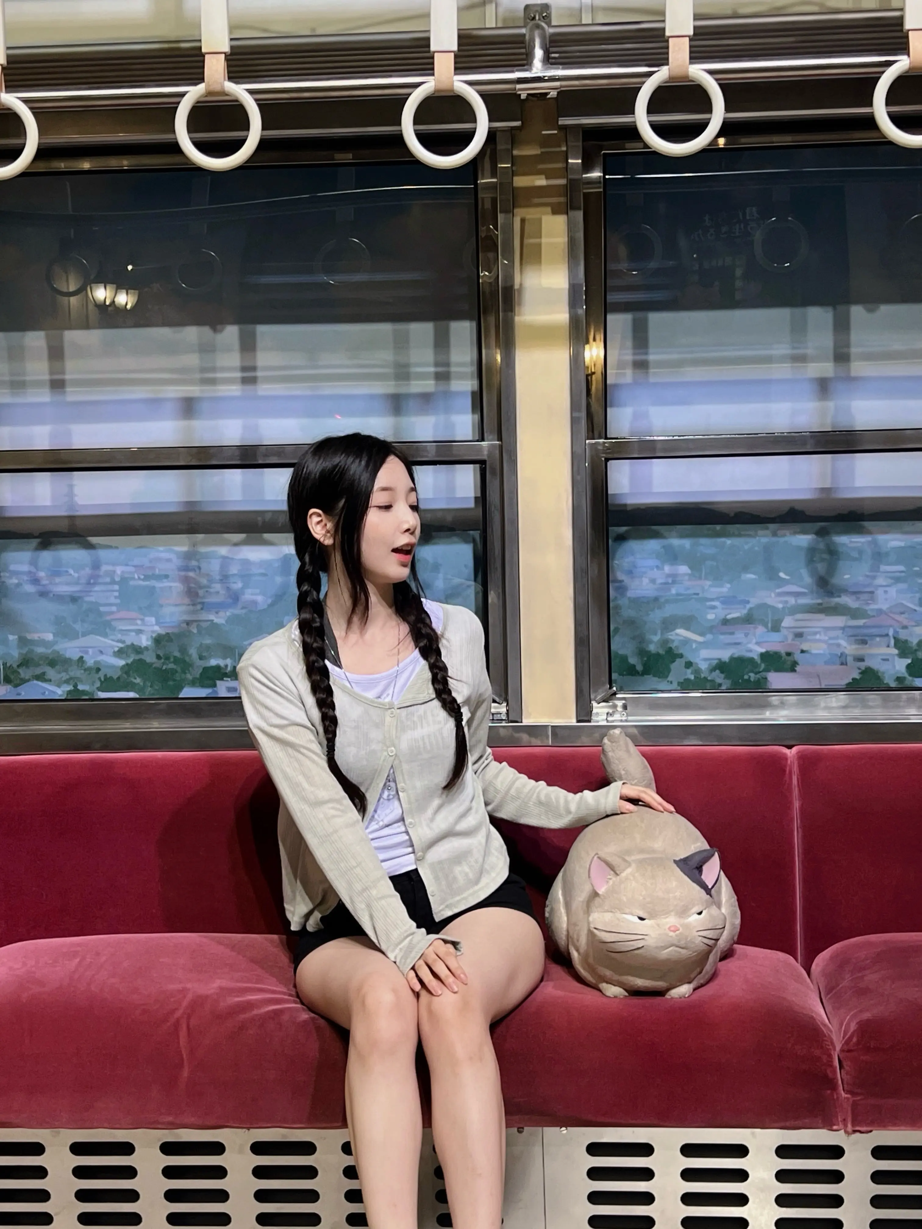y.hee_y_Dcs7_-_Eh6J_3.jpg