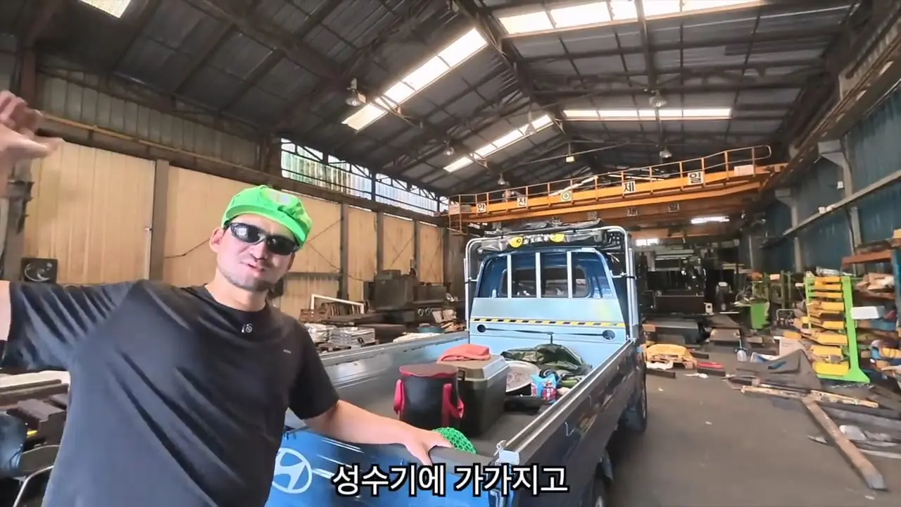 쉬는 날, 신입사원이 공장으로 출근하는 이유.mp4_20260901_092647.737.jpg