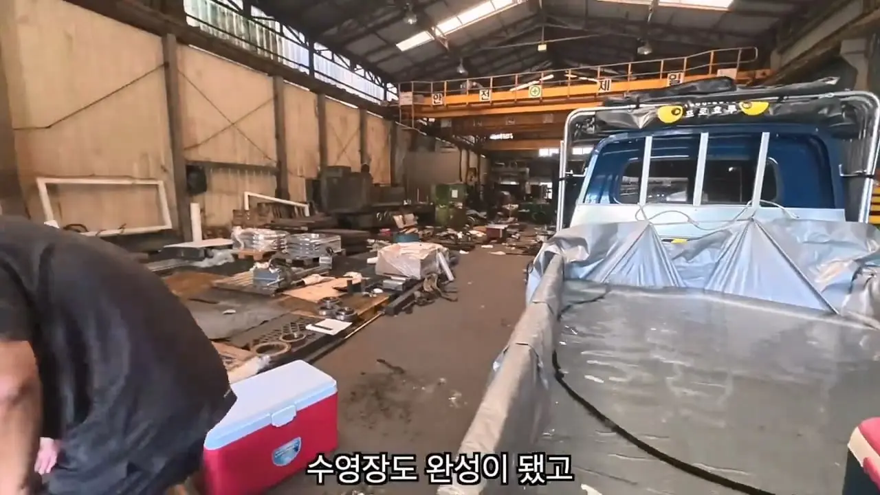 쉬는 날, 신입사원이 공장으로 출근하는 이유.mp4_20260901_092816.529.jpg