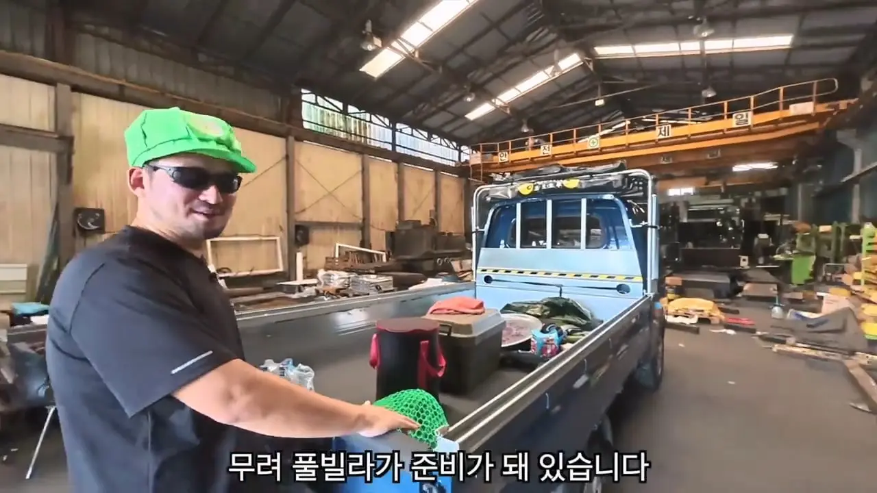 쉬는 날, 신입사원이 공장으로 출근하는 이유.mp4_20260901_092635.795.jpg
