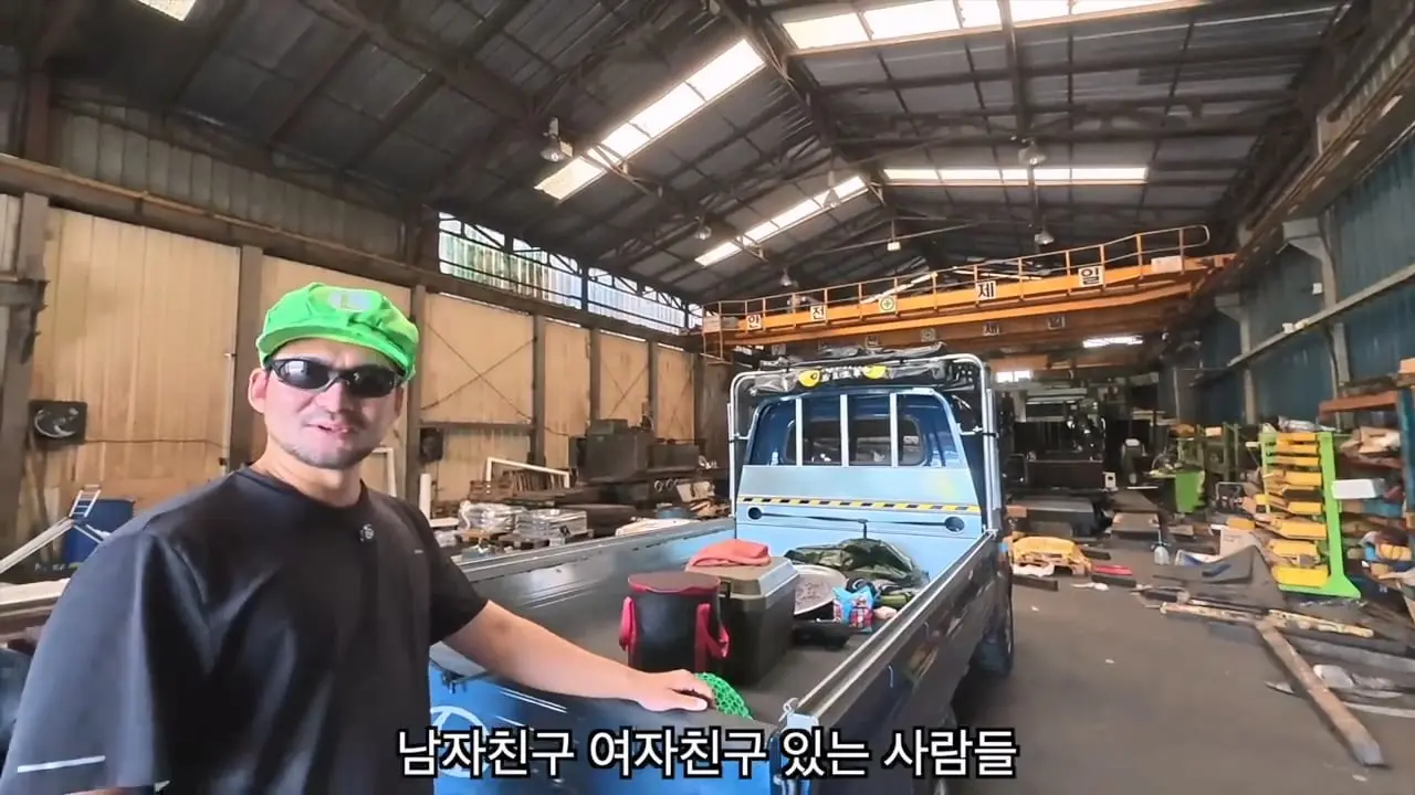 쉬는 날, 신입사원이 공장으로 출근하는 이유.mp4_20260901_092644.530.jpg