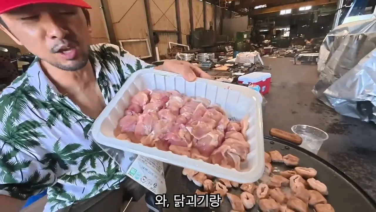 쉬는 날, 신입사원이 공장으로 출근하는 이유.mp4_20260901_092745.769.jpg