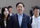 출국 직전 공항서 ‘교체 통보’…구윤철, 발길 돌리려다 …