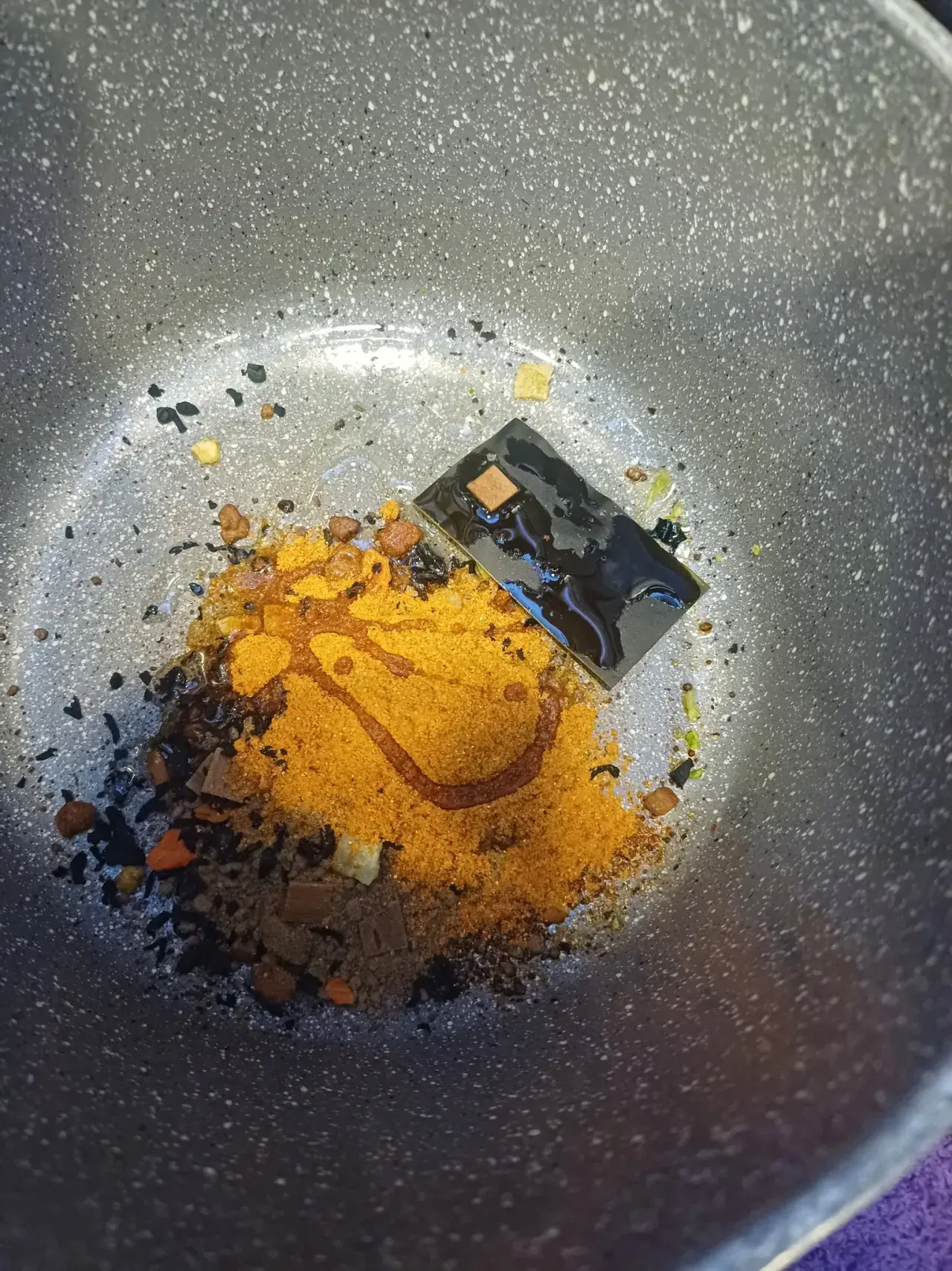 image.png 라면 끓이다 신용카드 떨어트린 사람.jpg
