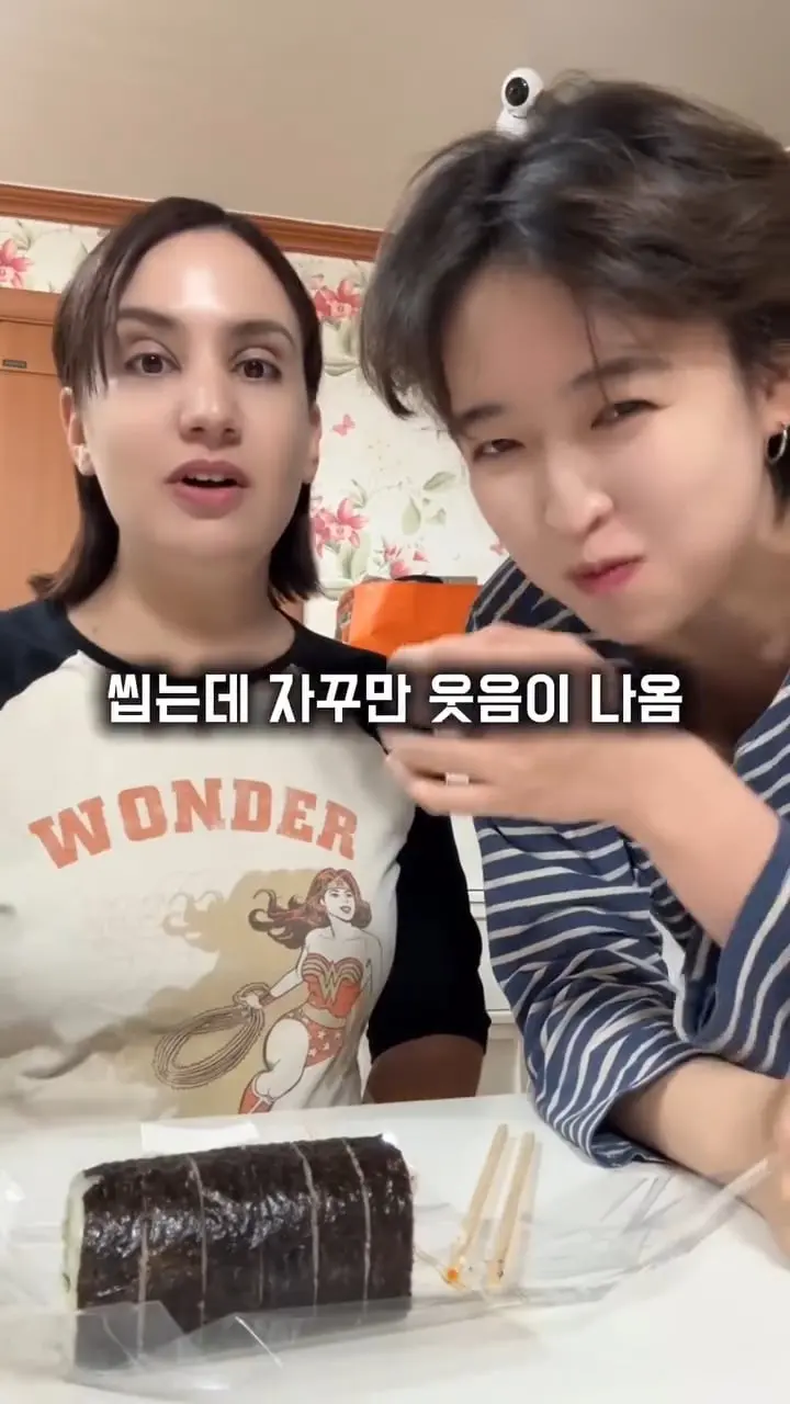 불미스러운 일이 일어났어요🥒#외국인룸메 #외국인친구 #두쫀쿠언니 #프랑스룸메 #통오이김밥(5).jpg
