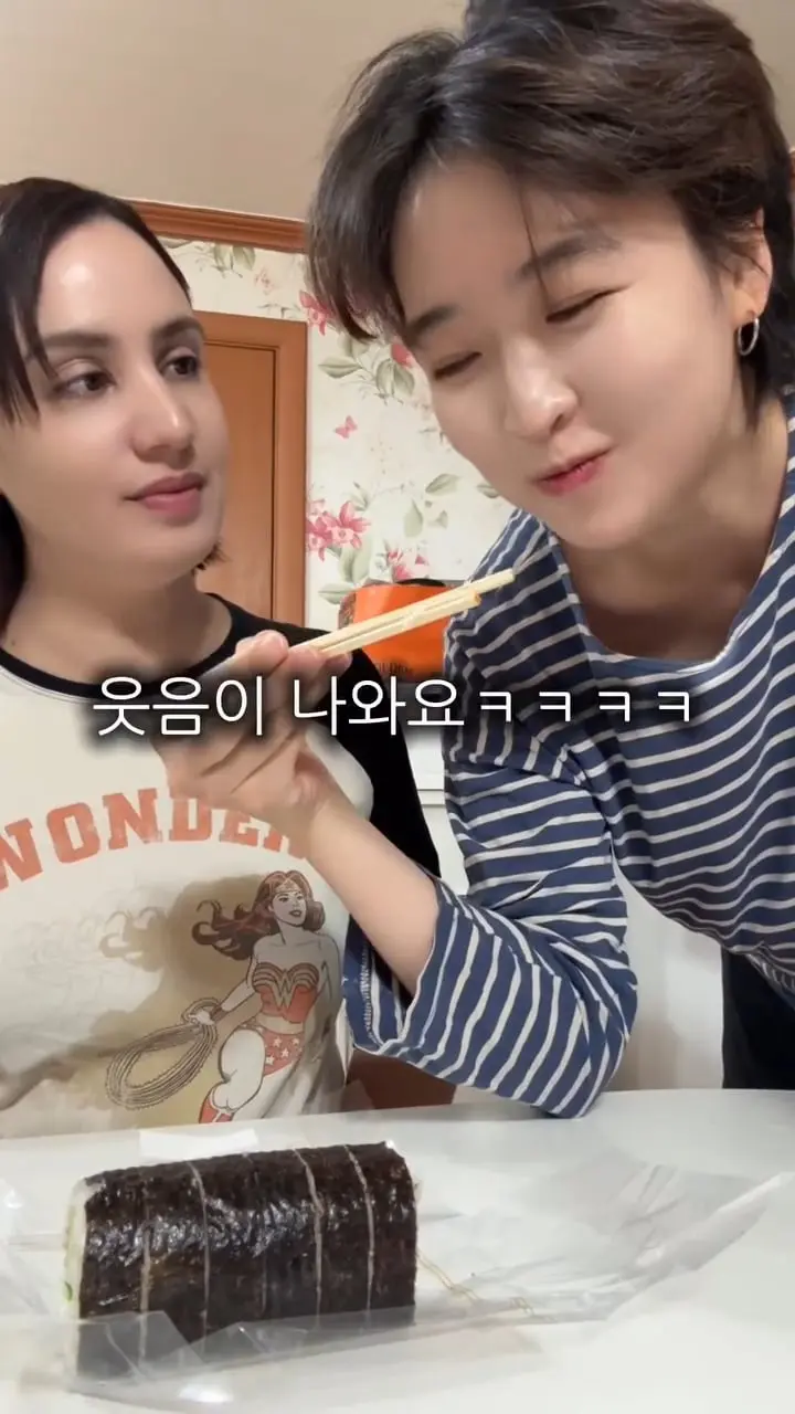 불미스러운 일이 일어났어요🥒#외국인룸메 #외국인친구 #두쫀쿠언니 #프랑스룸메 #통오이김밥(4).jpg