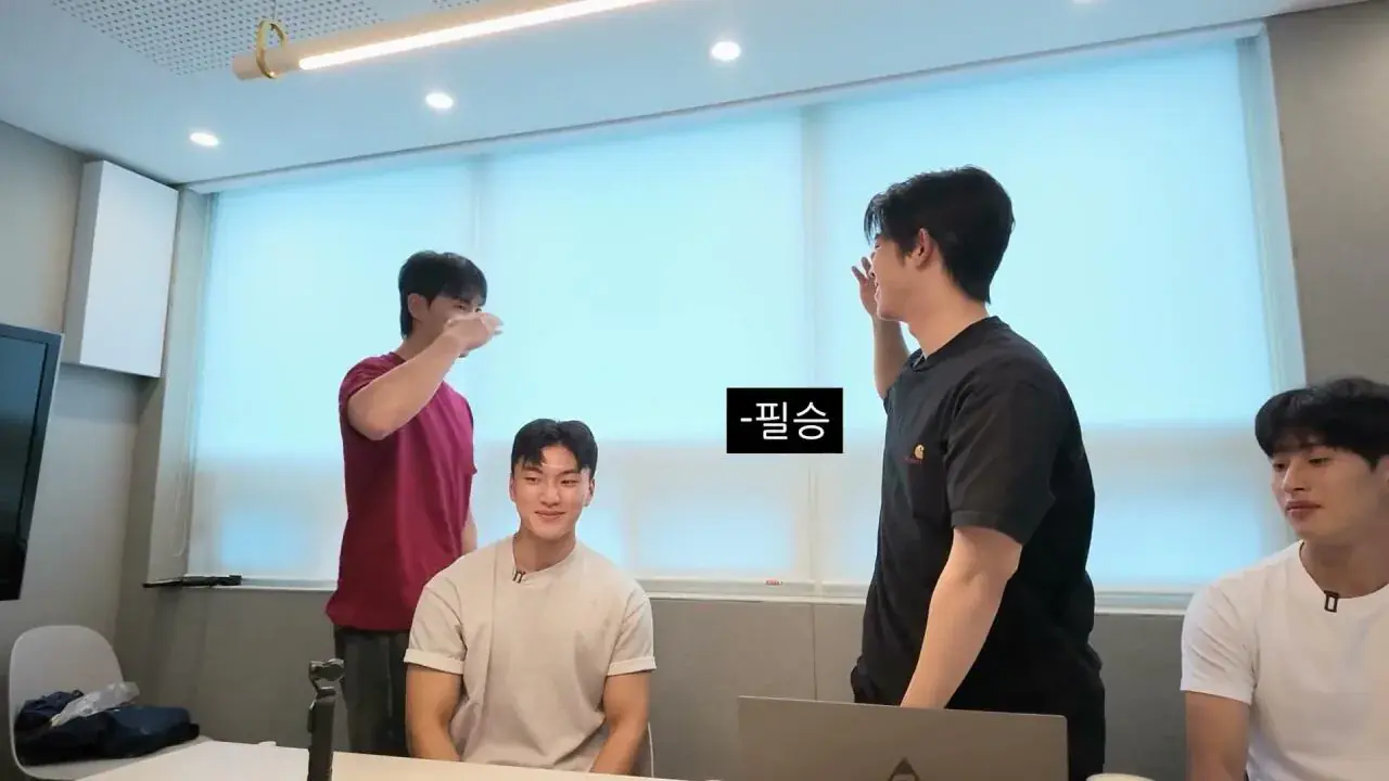 I will clear up the misunderstandings myself.mp4_20260905_144157.401.jpg 해병대 기수열외 훈련열외 댓글 해명하는 MC그리.jpg