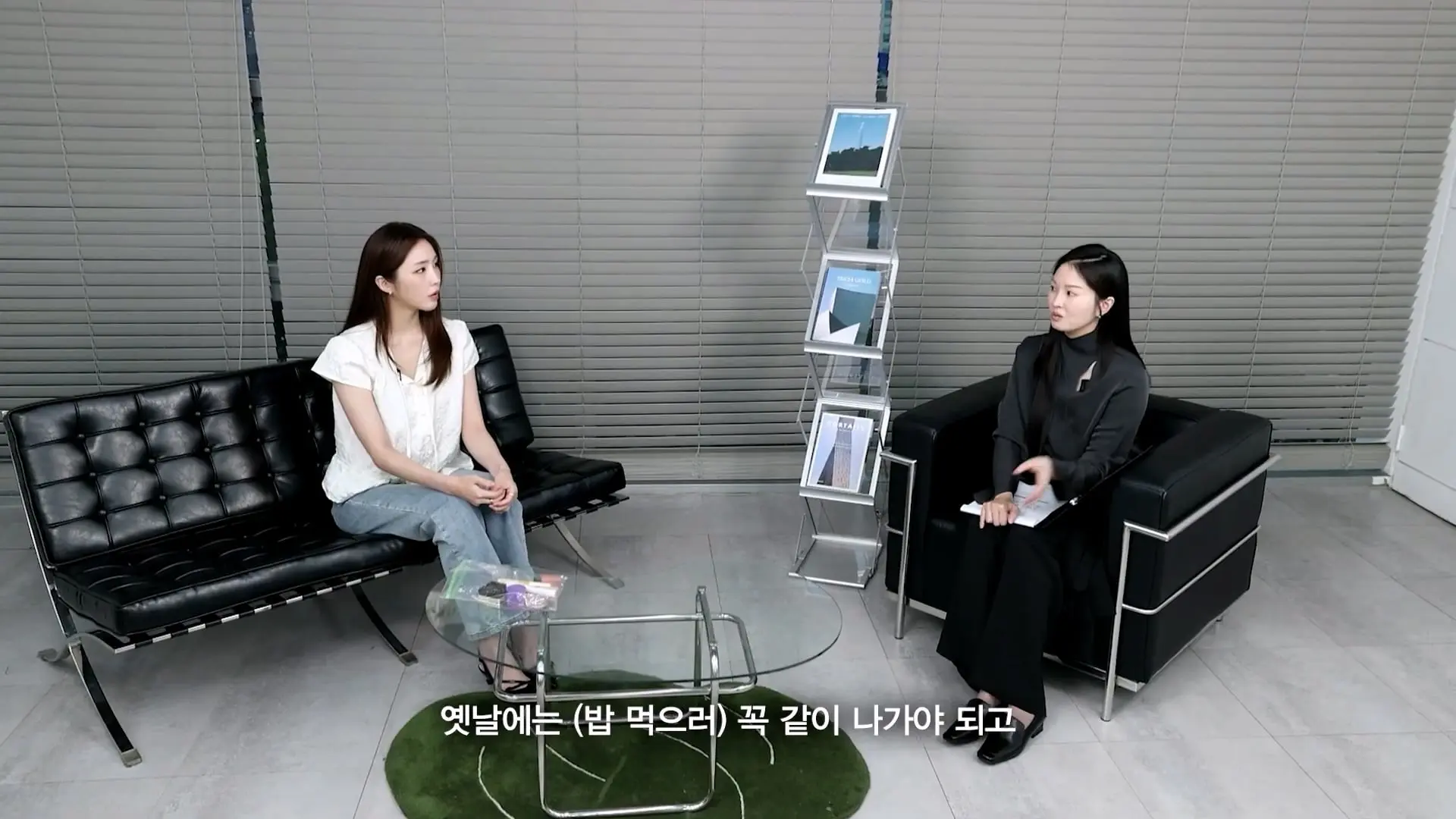 모닝콜은 필수, 전직 승무원 류이서 성해은이 폭로하는 역대급 군기썰 최초공개_20260911_125324.829.jpg