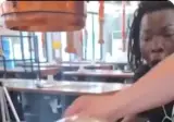 꼼장어 요리를 처음 보는 외국인