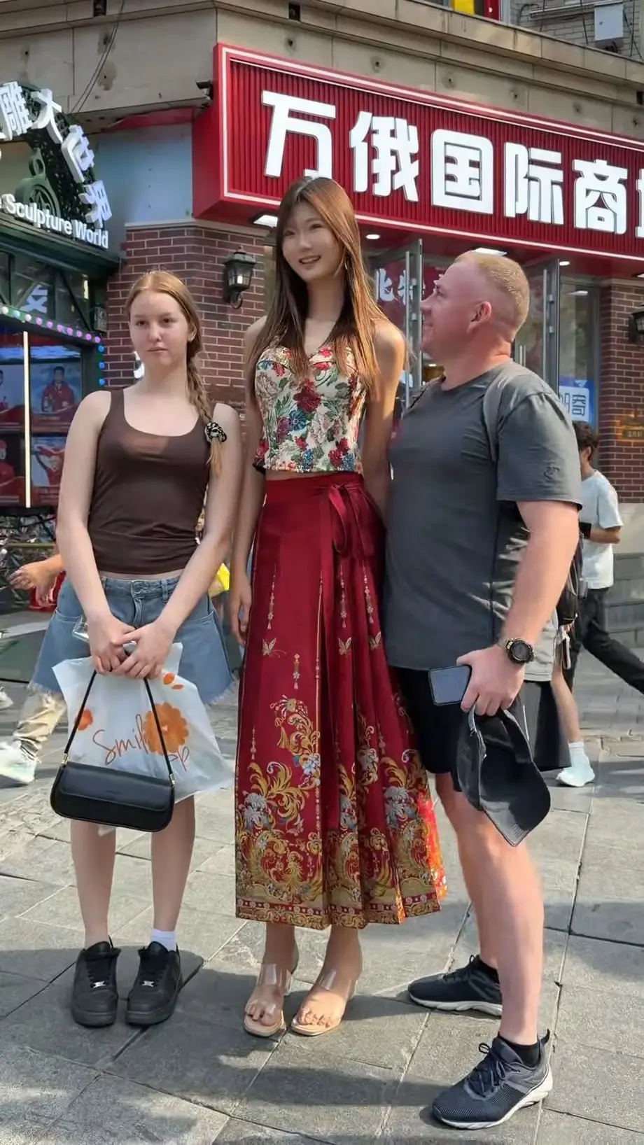 f4165c60-21d0-408d-b0f3-1536abcb683f_videoplayback551.webp