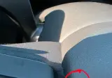 새차 핸들부 플라스틱 패인거 이거 쓰다가 보증교체 하는게 낫겠죠?