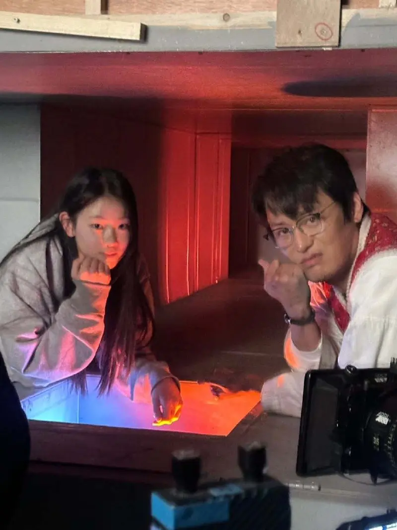 아빠..너무 안와서 그냥 삼촌들이랑만 찍었어#agentkimreactivated #김부장 (3).jpg