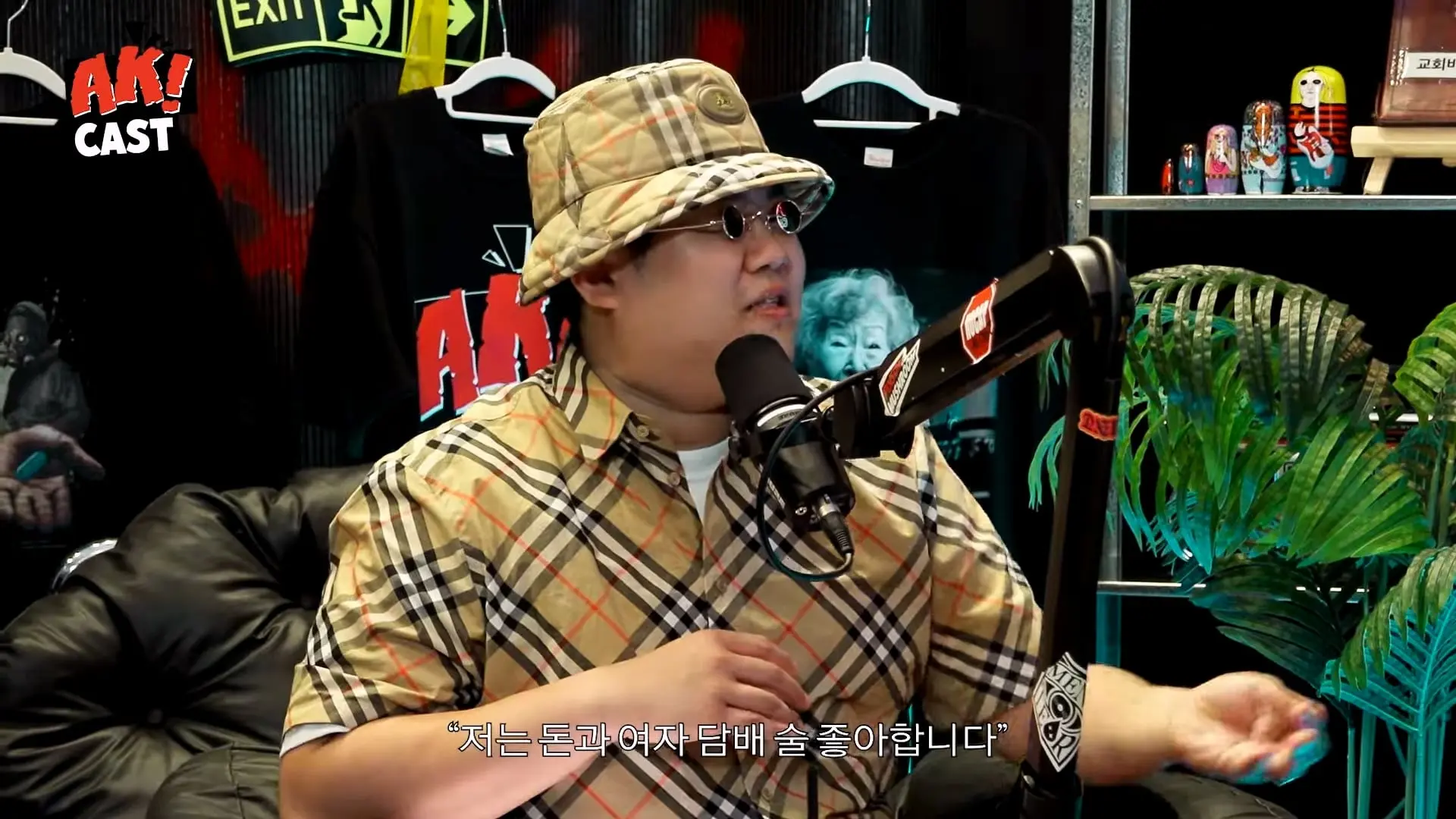 “갑자기 스타 됐어요!” 하루아침에 KTX급 속도로 떡상한 장애인 ‘만능발’ - [AK! CAST-EP.38 PART I]_20260919_140701.398.jpg