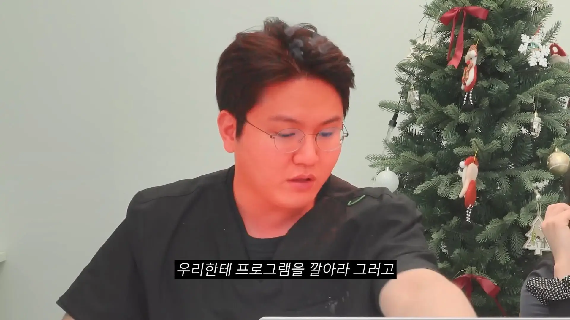 치과의사 이장호가 개 빡칠때 (짜증나는 상황 월드컵).mp4_20260919_105703.971.jpg