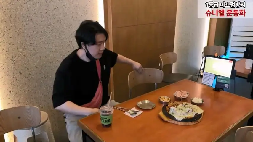 찐핵미모 여사장님 음식 안먹어도 맛있는이유. 은현장의 골목식당.mp4_20260921_091459.333.jpg