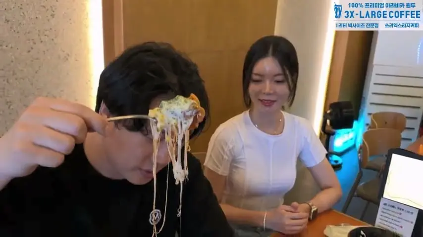 찐핵미모 여사장님 음식 안먹어도 맛있는이유. 은현장의 골목식당.mp4_20260921_091641.934.jpg