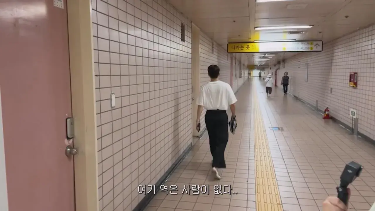 동생들에게 떡볶이 사주려 직접 사러간 시각장애인