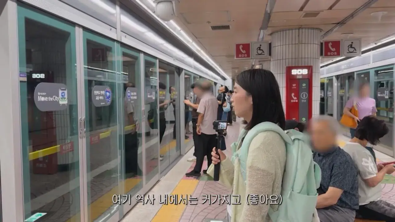 동생들에게 떡볶이 사주려 직접 사러간 시각장애인