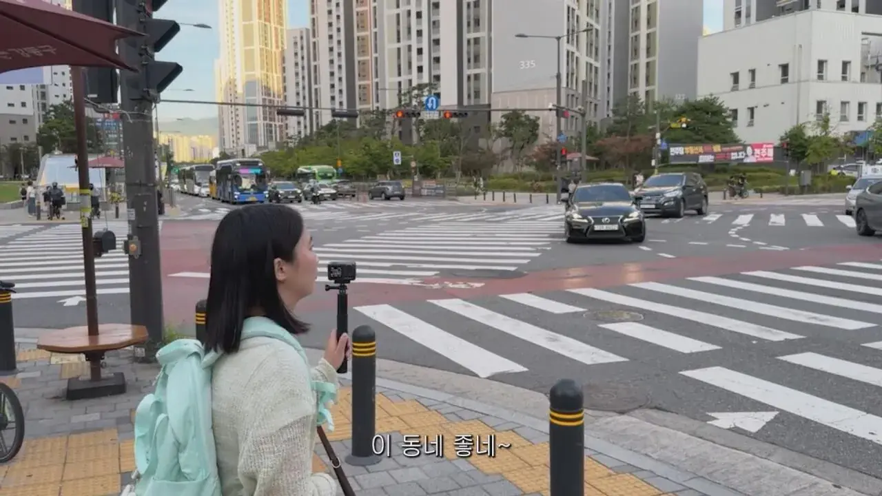 동생들에게 떡볶이 사주려 직접 사러간 시각장애인