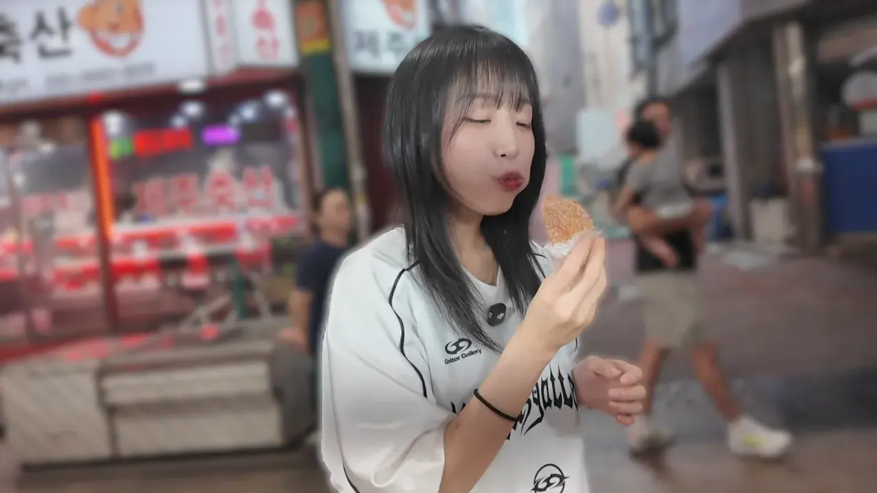 인천 신포시장 다 못털었습니다😂 어딜가나 50년 전통_! 닭강정 떡볶이 핫바 길거리음식 먹방 14-33 screenshot.png 적당히 먹는 유튜버가 되겠다는 쯔양의 시장 먹방 근황 ㄷㄷㄷㄷㄷ