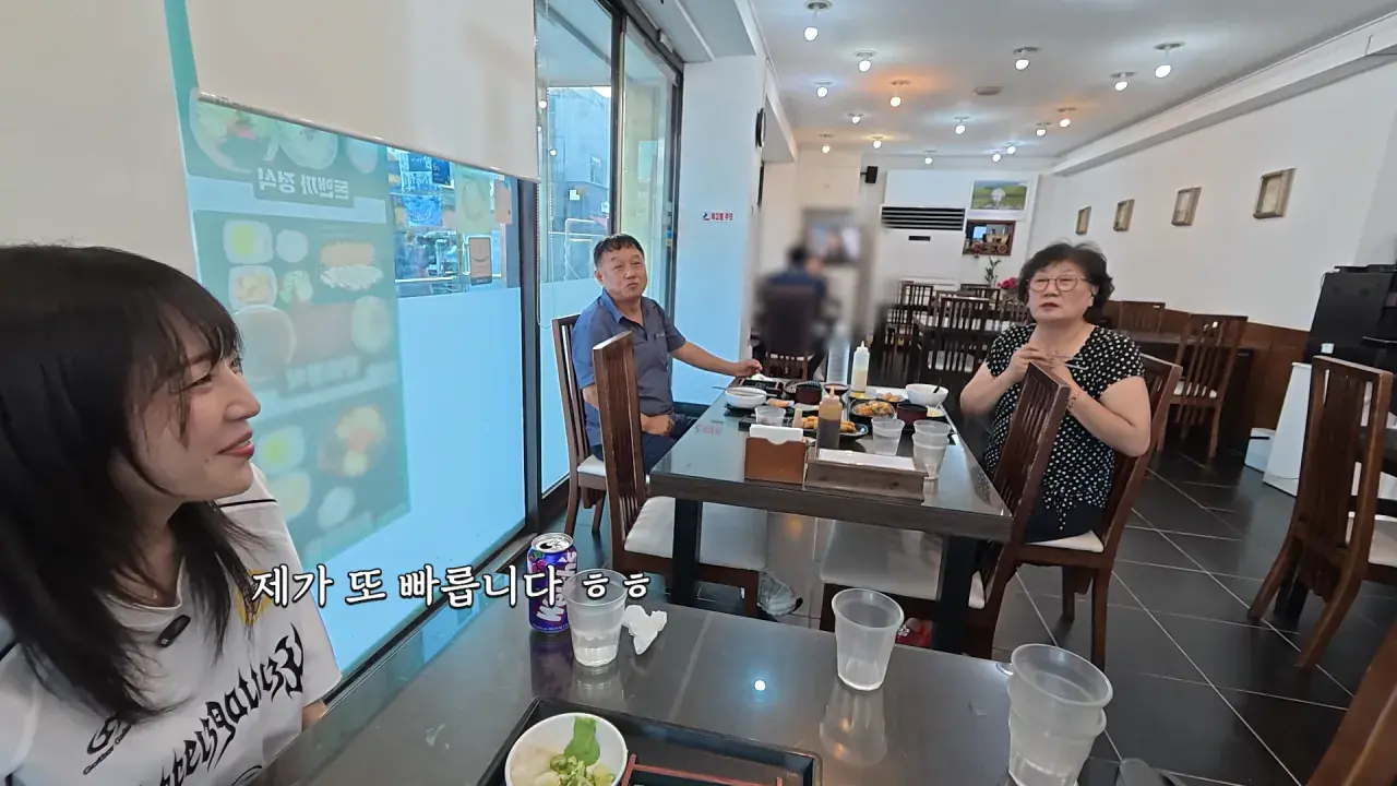 인천 신포시장 다 못털었습니다😂 어딜가나 50년 전통_! 닭강정 떡볶이 핫바 길거리음식 먹방 21-6 screenshot.png 적당히 먹는 유튜버가 되겠다는 쯔양의 시장 먹방 근황 ㄷㄷㄷㄷㄷ
