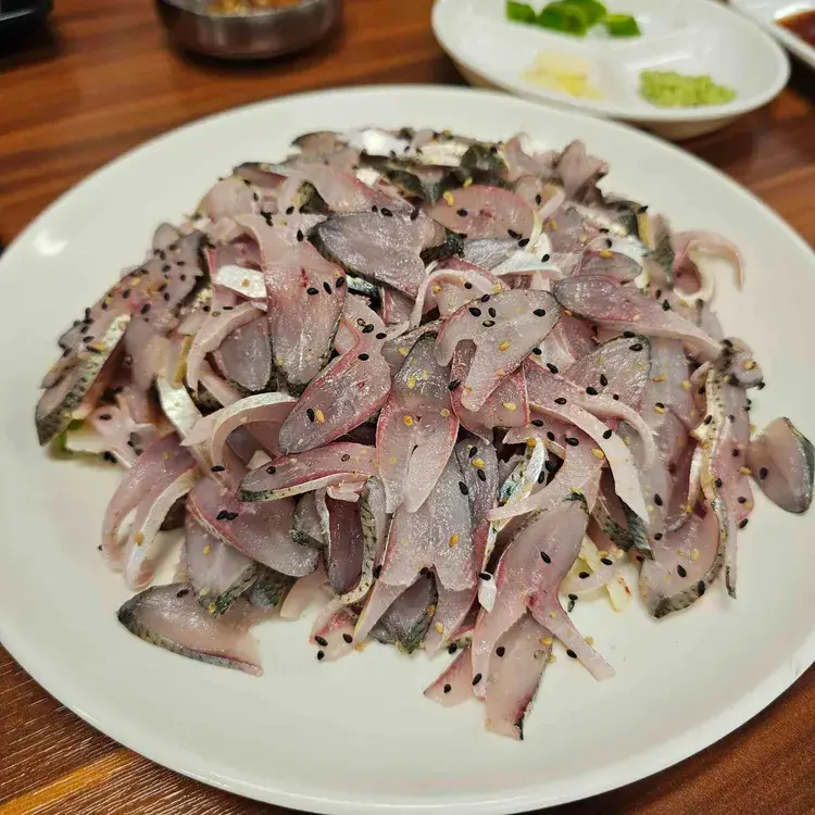 750_750_20251121071238602_photo_4c6f9cdca928.webp