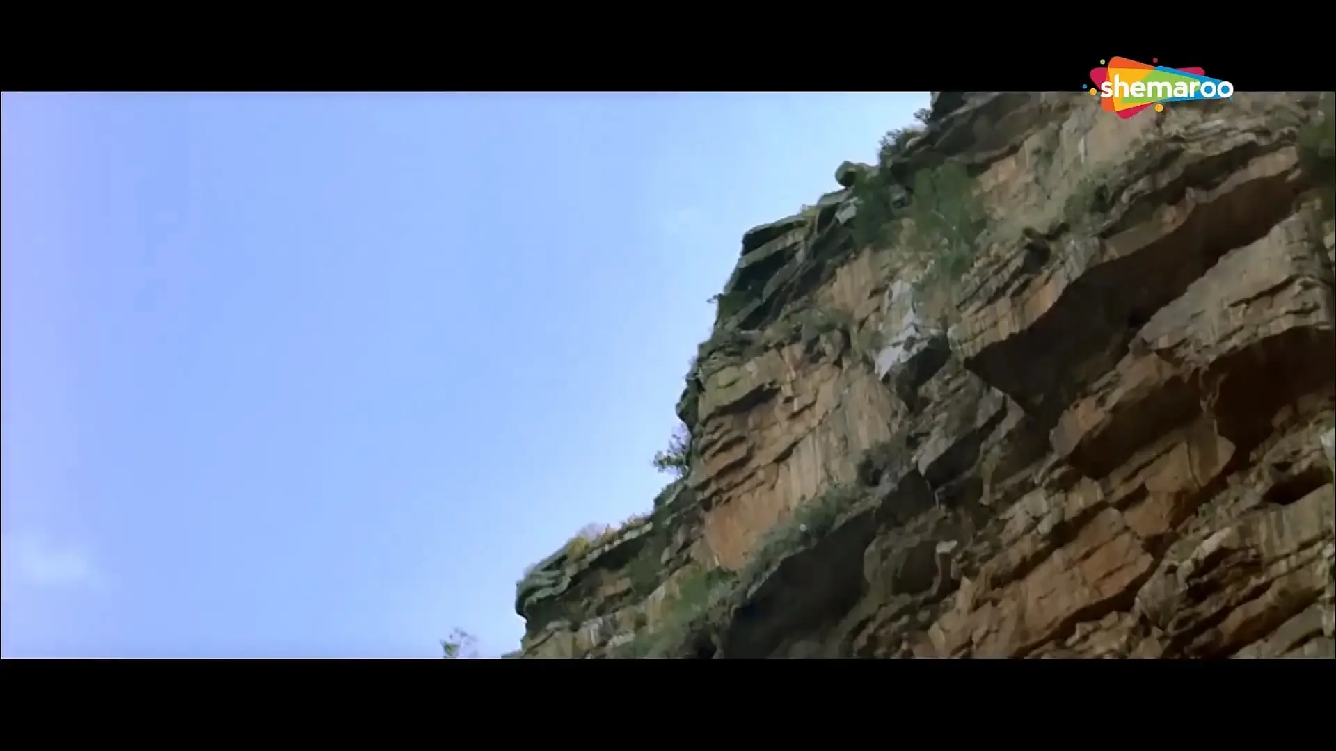 Luck [2009] Sanjay Dutt _ Imran Khan _ Shruti Haasan _ Mithun Chakraborty _ Hindi Action Movie.mp4_20240915_020910.052.jpg