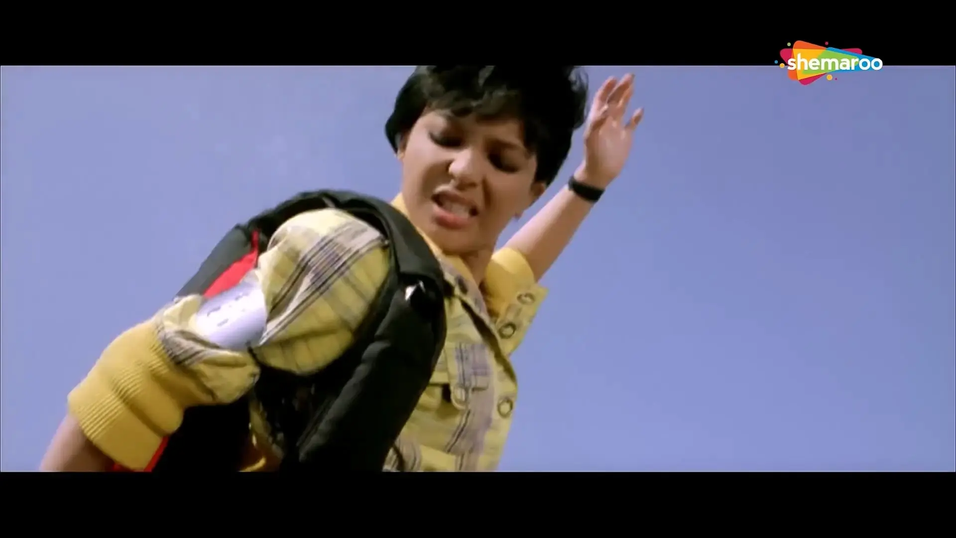 Luck [2009] Sanjay Dutt _ Imran Khan _ Shruti Haasan _ Mithun Chakraborty _ Hindi Action Movie.mp4_20240915_020841.883.jpg
