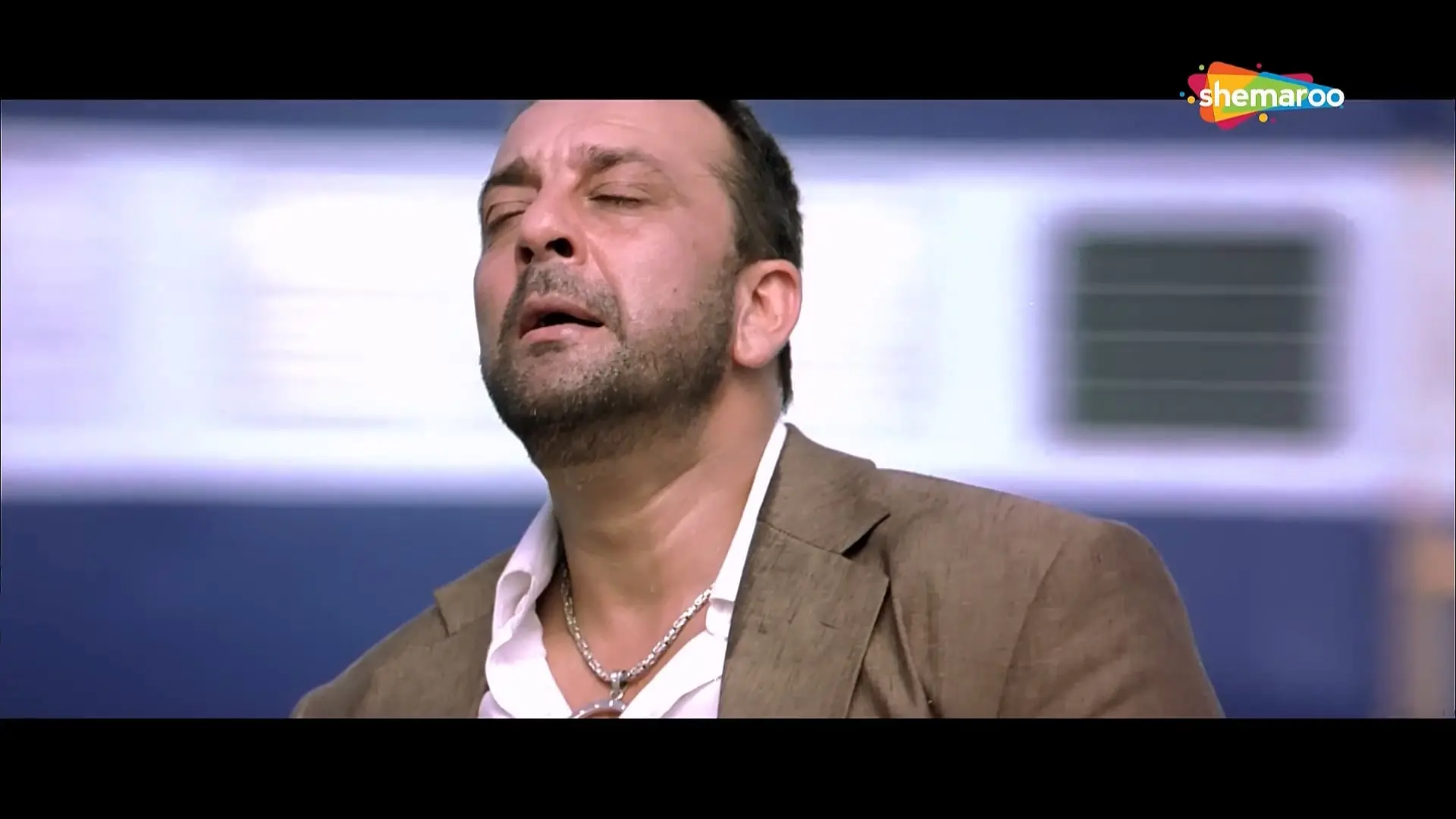 Luck [2009] Sanjay Dutt _ Imran Khan _ Shruti Haasan _ Mithun Chakraborty _ Hindi Action Movie.mp4_20240915_020629.130.jpg
