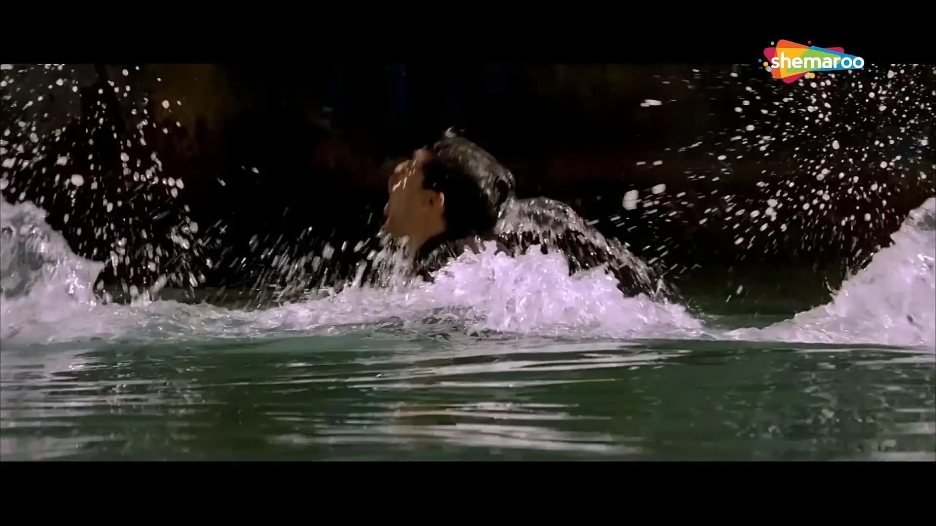 Luck [2009] Sanjay Dutt _ Imran Khan _ Shruti Haasan _ Mithun Chakraborty _ Hindi Action Movie.mp4_20240915_021105.996.jpg
