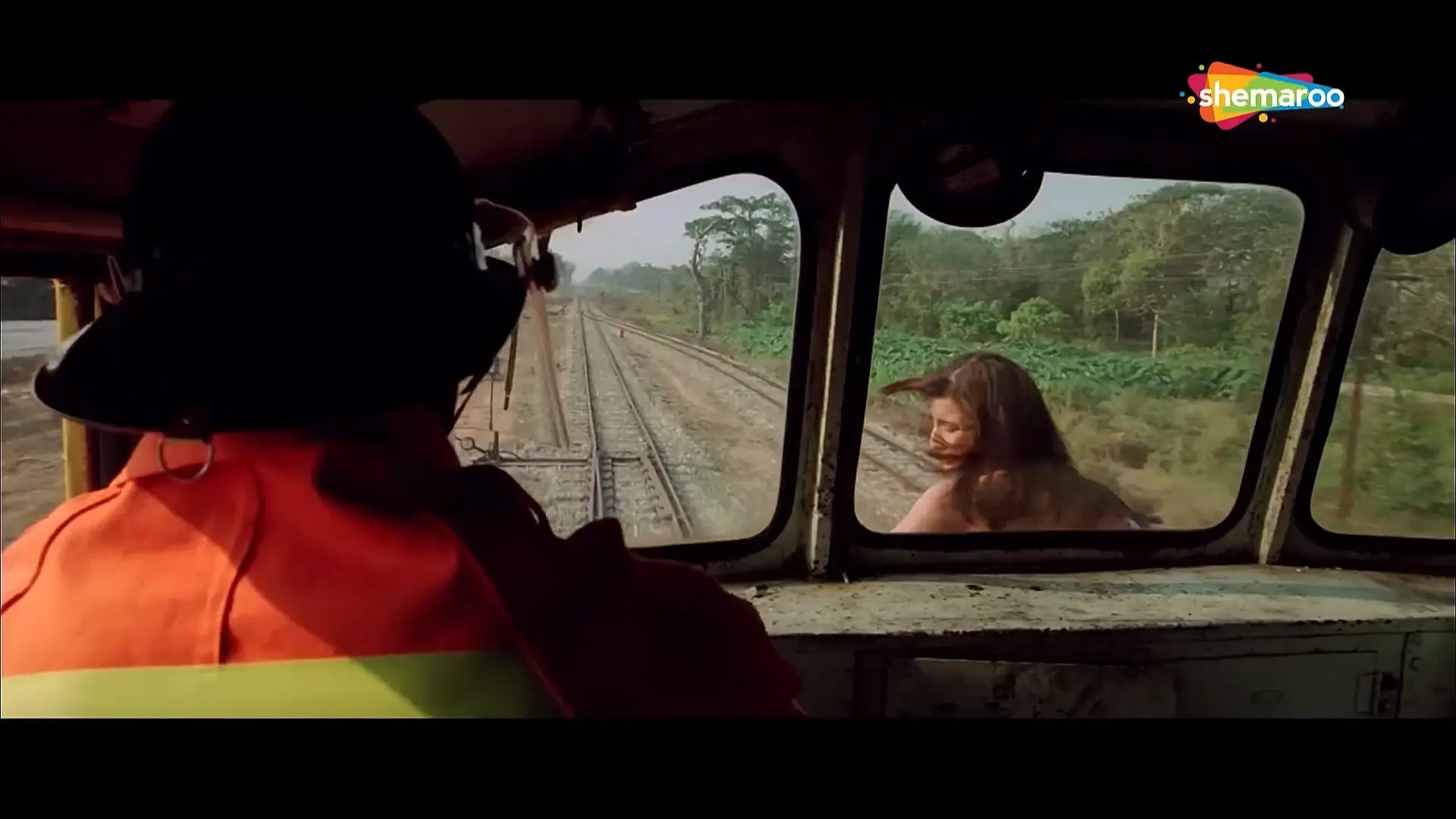 Luck [2009] Sanjay Dutt _ Imran Khan _ Shruti Haasan _ Mithun Chakraborty _ Hindi Action Movie.mp4_20240915_021259.800.jpg