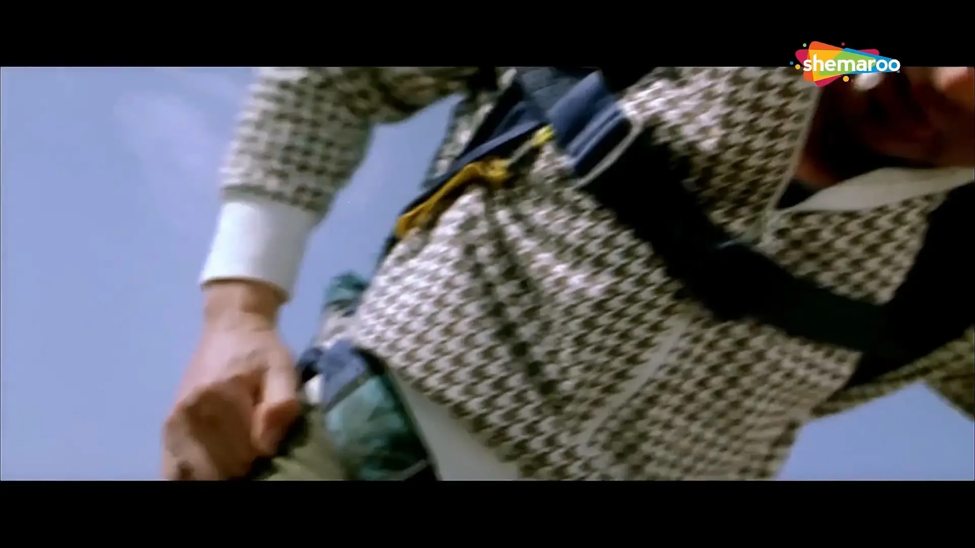 Luck [2009] Sanjay Dutt _ Imran Khan _ Shruti Haasan _ Mithun Chakraborty _ Hindi Action Movie.mp4_20240915_020906.383.jpg