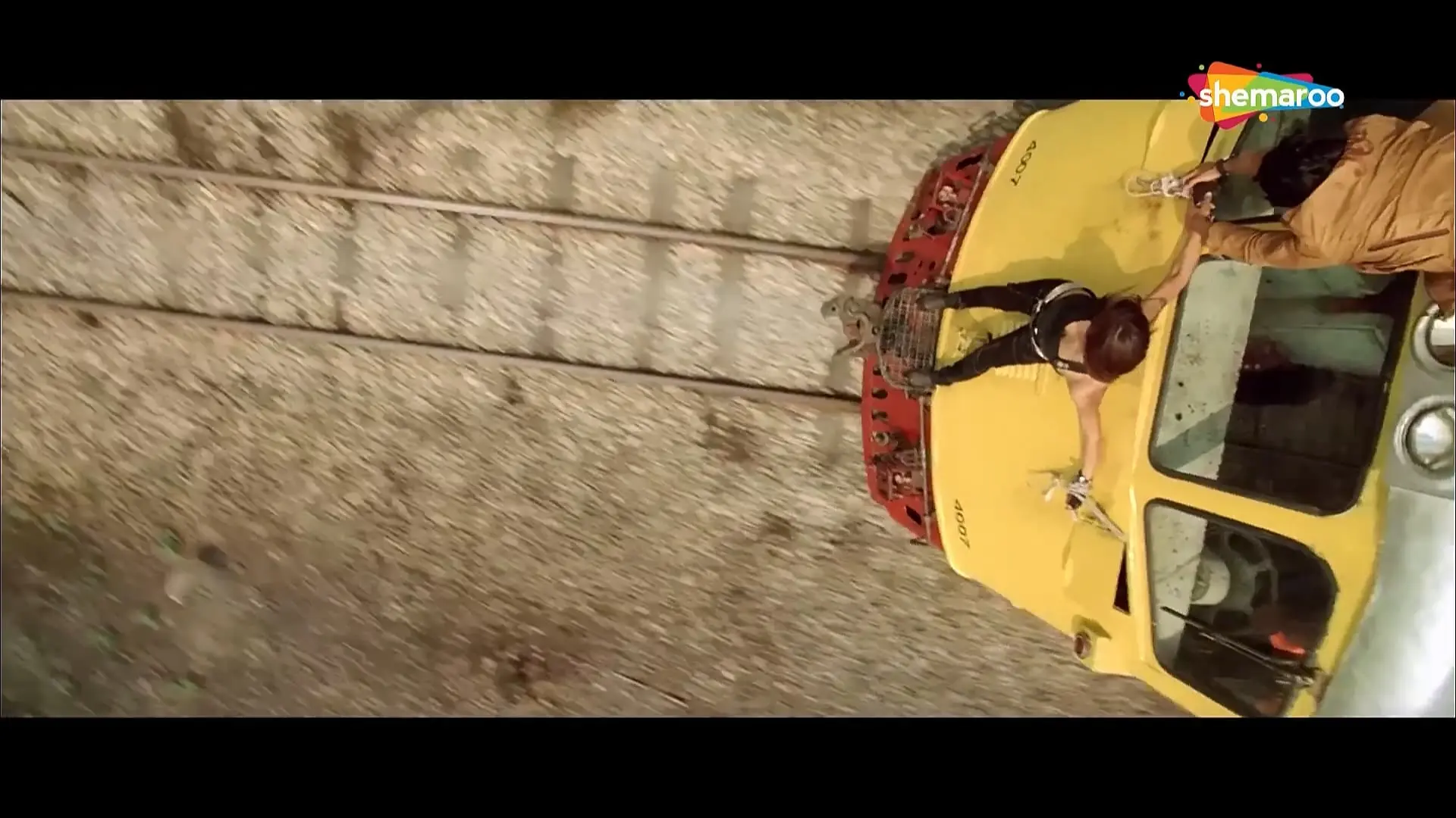 Luck [2009] Sanjay Dutt _ Imran Khan _ Shruti Haasan _ Mithun Chakraborty _ Hindi Action Movie.mp4_20240915_021320.120.jpg