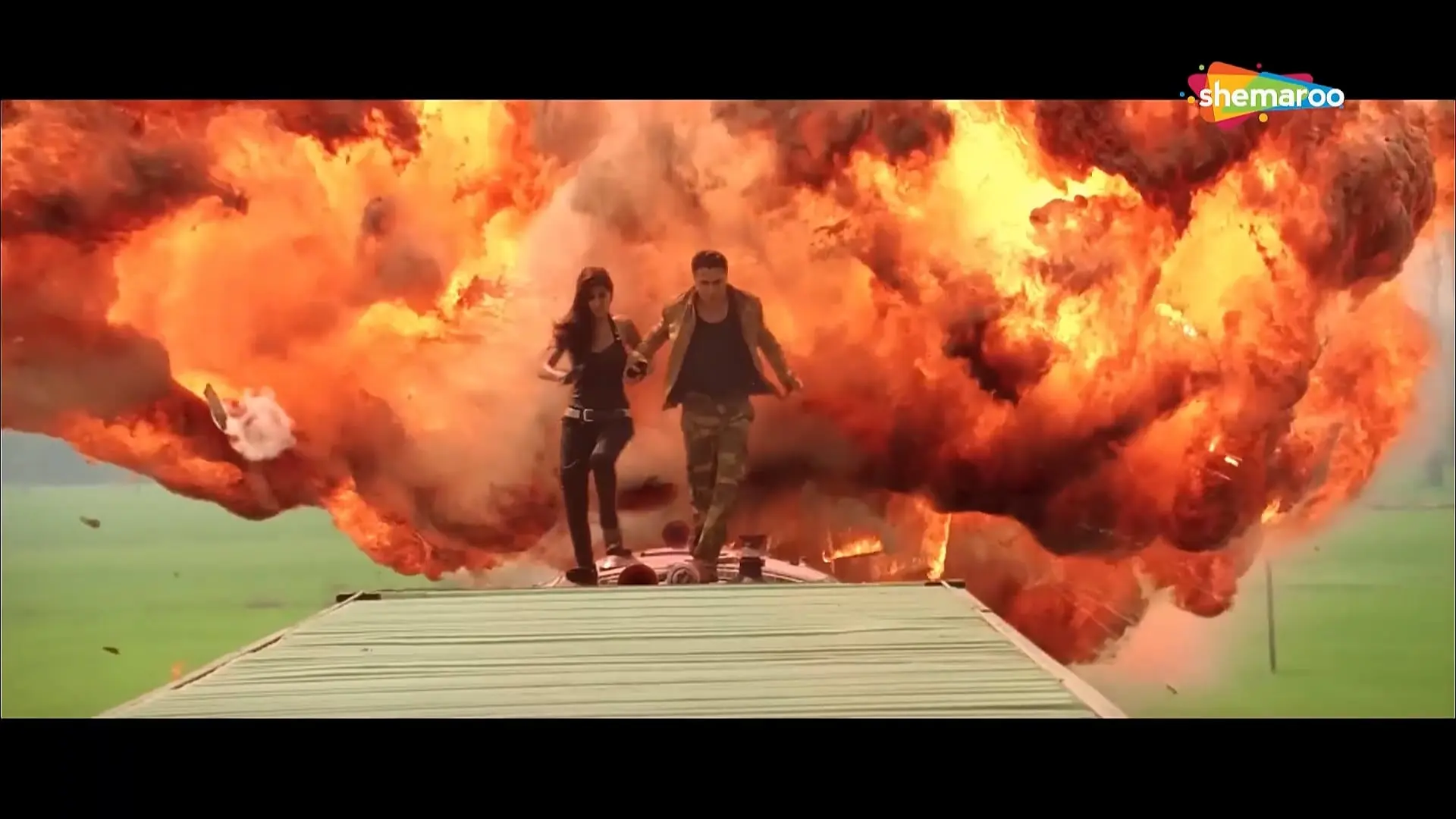 Luck [2009] Sanjay Dutt _ Imran Khan _ Shruti Haasan _ Mithun Chakraborty _ Hindi Action Movie.mp4_20240915_021331.017.jpg