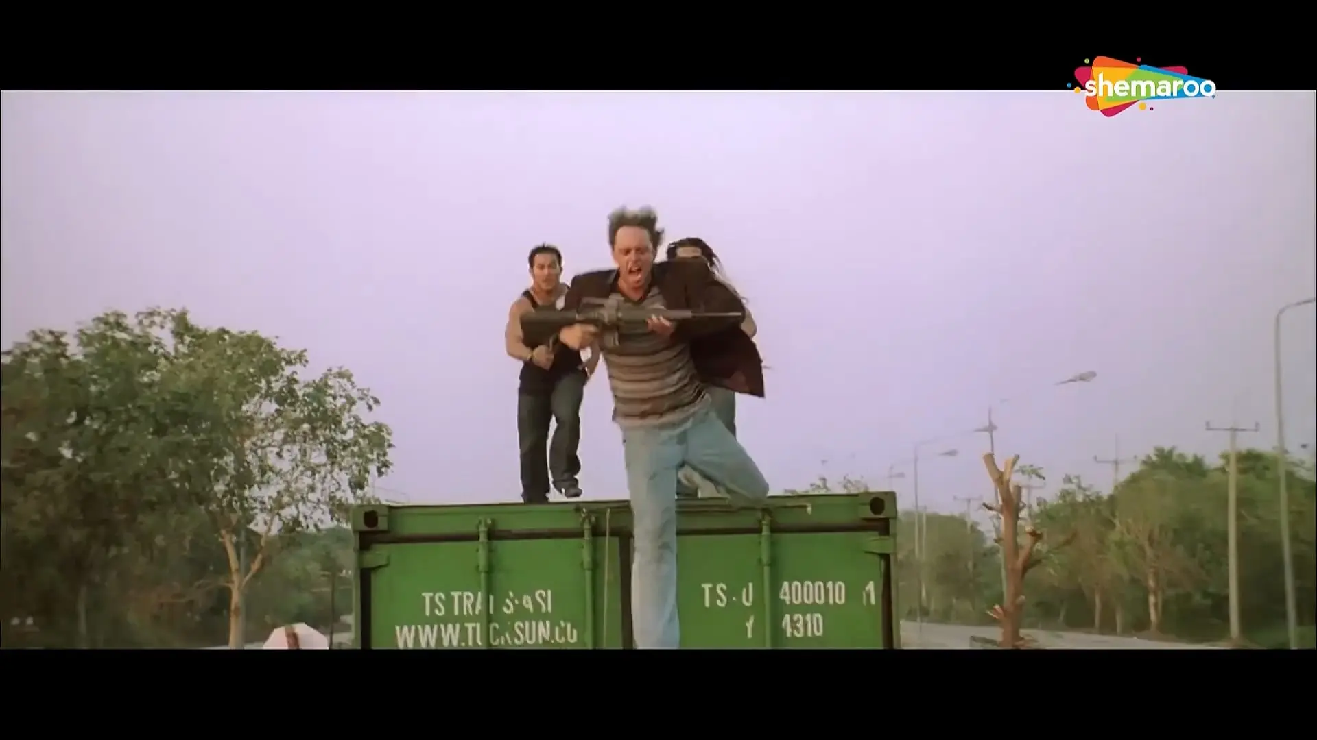 Luck [2009] Sanjay Dutt _ Imran Khan _ Shruti Haasan _ Mithun Chakraborty _ Hindi Action Movie.mp4_20240915_021308.024.jpg