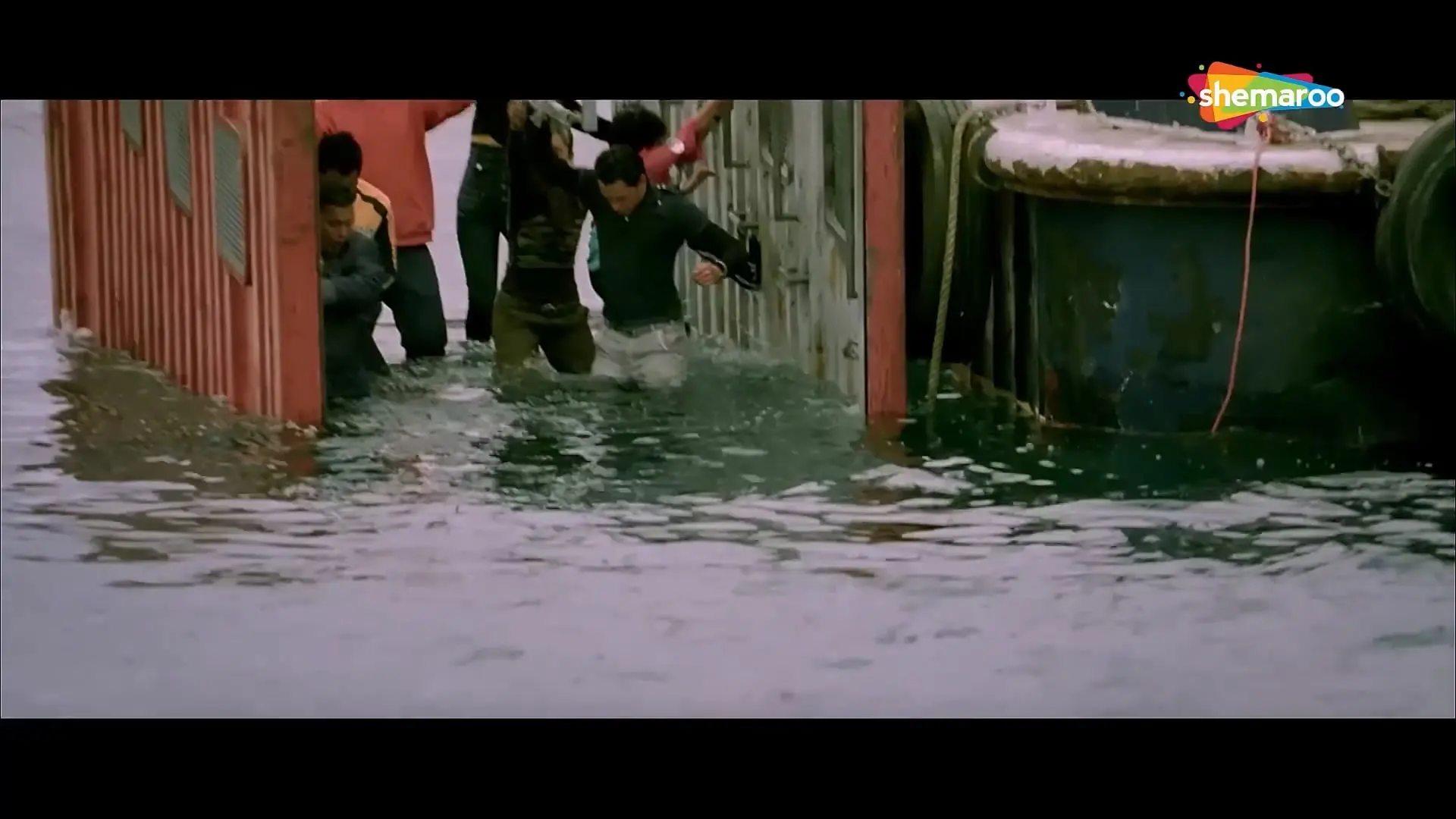 Luck [2009] Sanjay Dutt _ Imran Khan _ Shruti Haasan _ Mithun Chakraborty _ Hindi Action Movie.mp4_20240915_021037.371.jpg