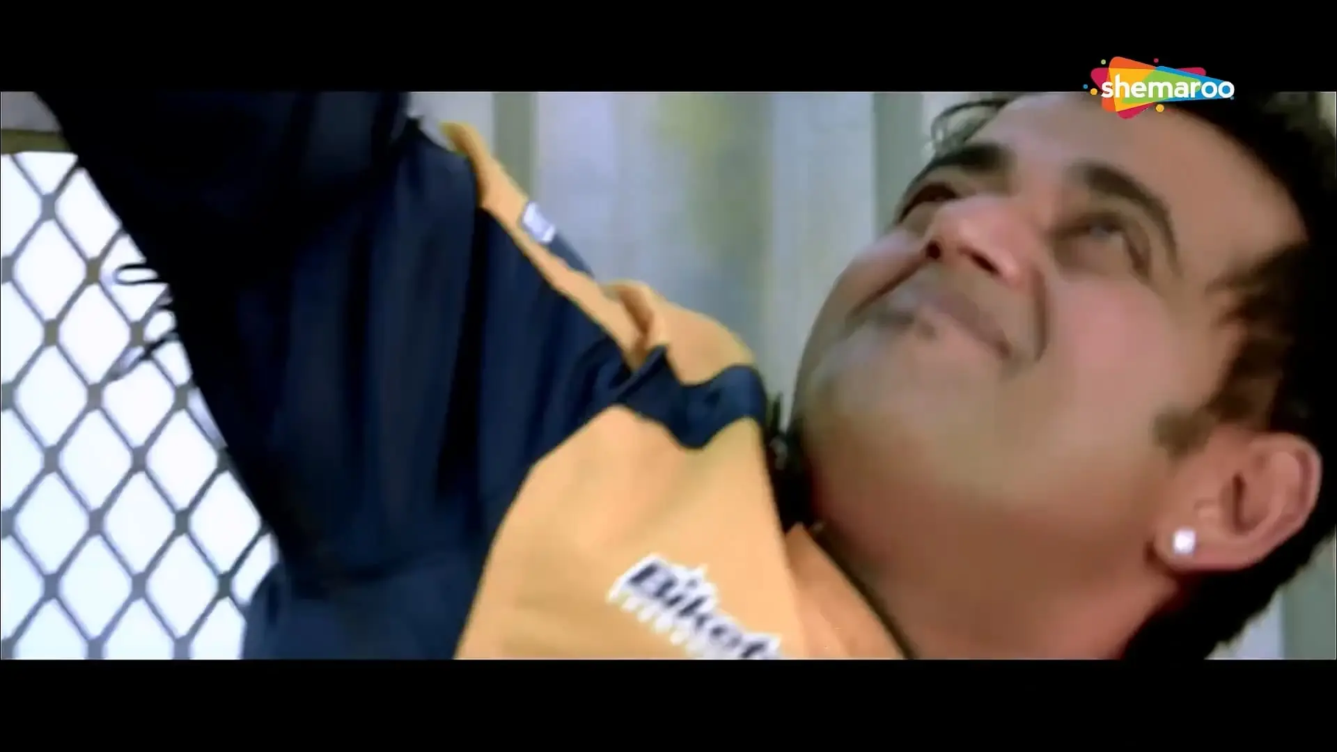 Luck [2009] Sanjay Dutt _ Imran Khan _ Shruti Haasan _ Mithun Chakraborty _ Hindi Action Movie.mp4_20240915_021033.663.jpg