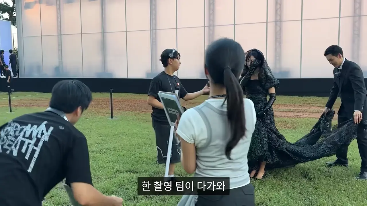 일반인을 패션위크 스타로 만들기 00-12-20.png