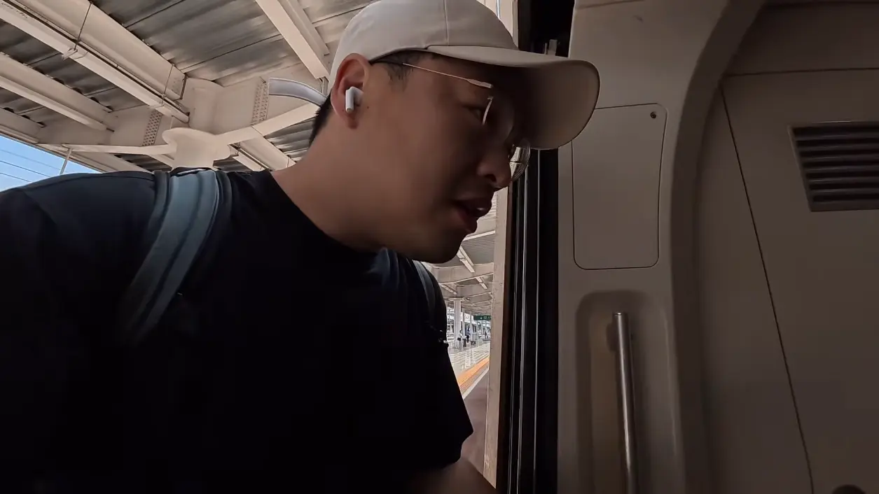 세계는요지경 YOZIGYEONG - 한국에서 베트남 편도 3,760km, 배타고 기차타고 비행기 없이 가보기 [qPhm5R_Phh8 - 1255x706 - 33m34s].png