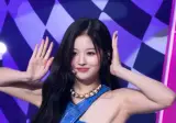 설윤 넓적 겨드랑이