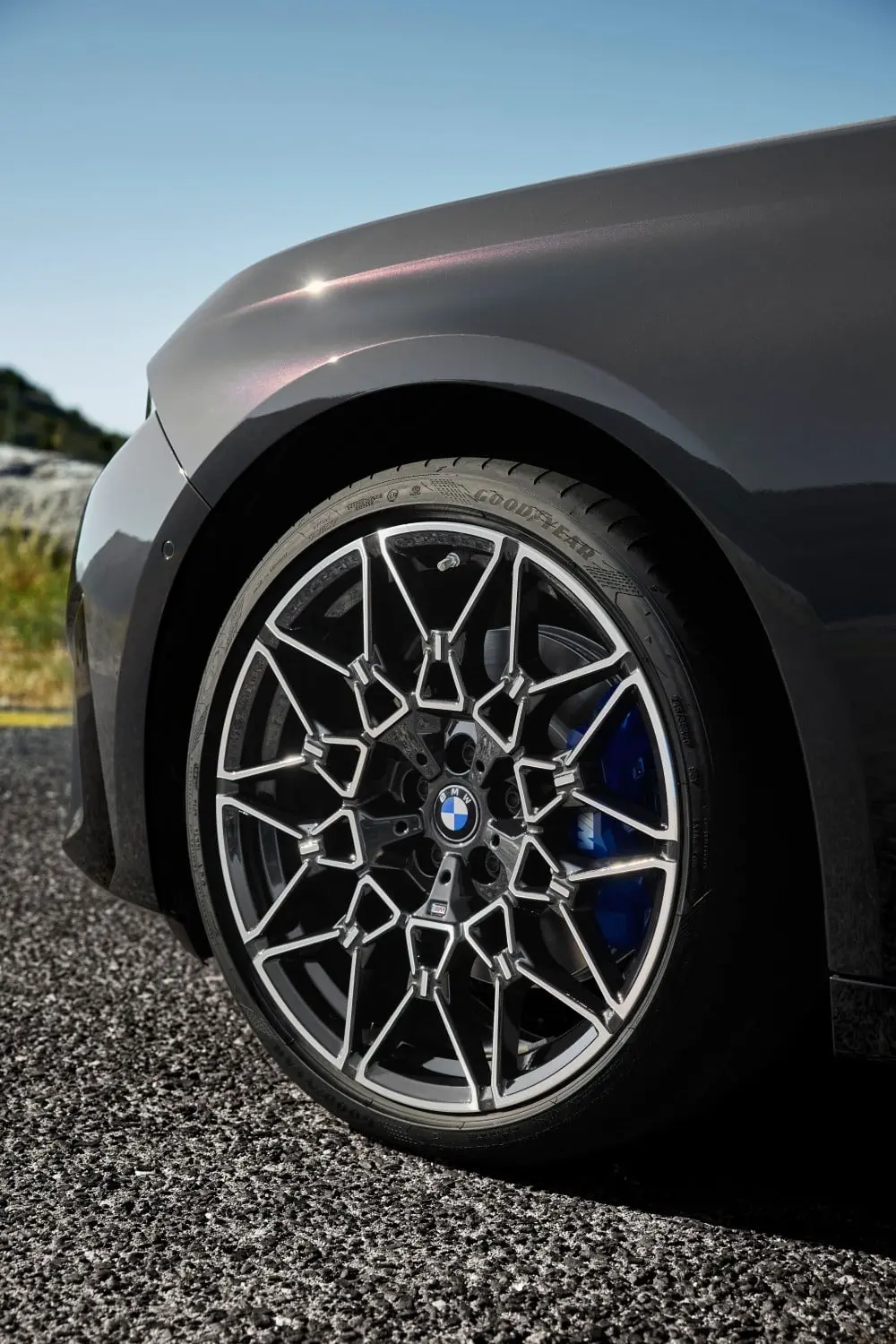 P90657745_lowRes_the-new-bmw-320-exte.jpg