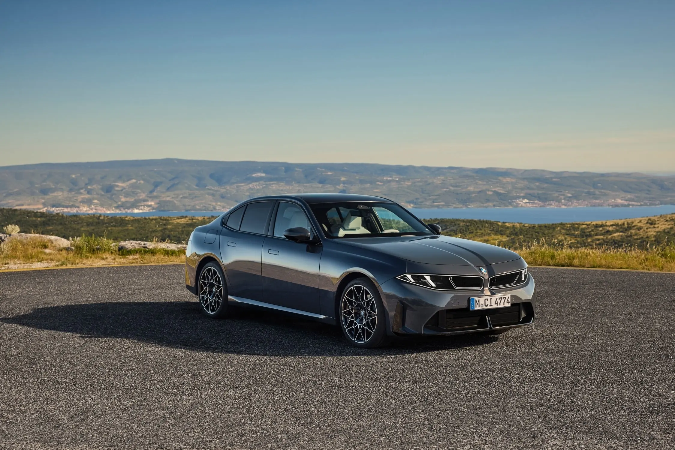 P90657737_lowRes_the-new-bmw-320-exte.jpg