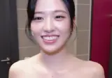 오프숄더 안유진