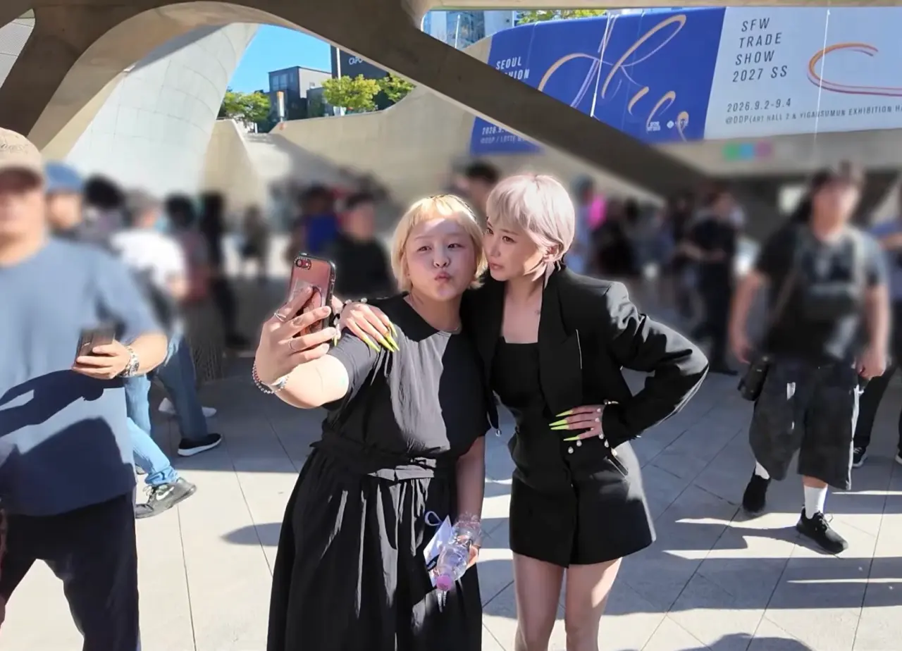 IMG_4002.png 오랜만에 행사 나왔다가 계속 현타오는 서인영 근황ㅋㅋ.JPG