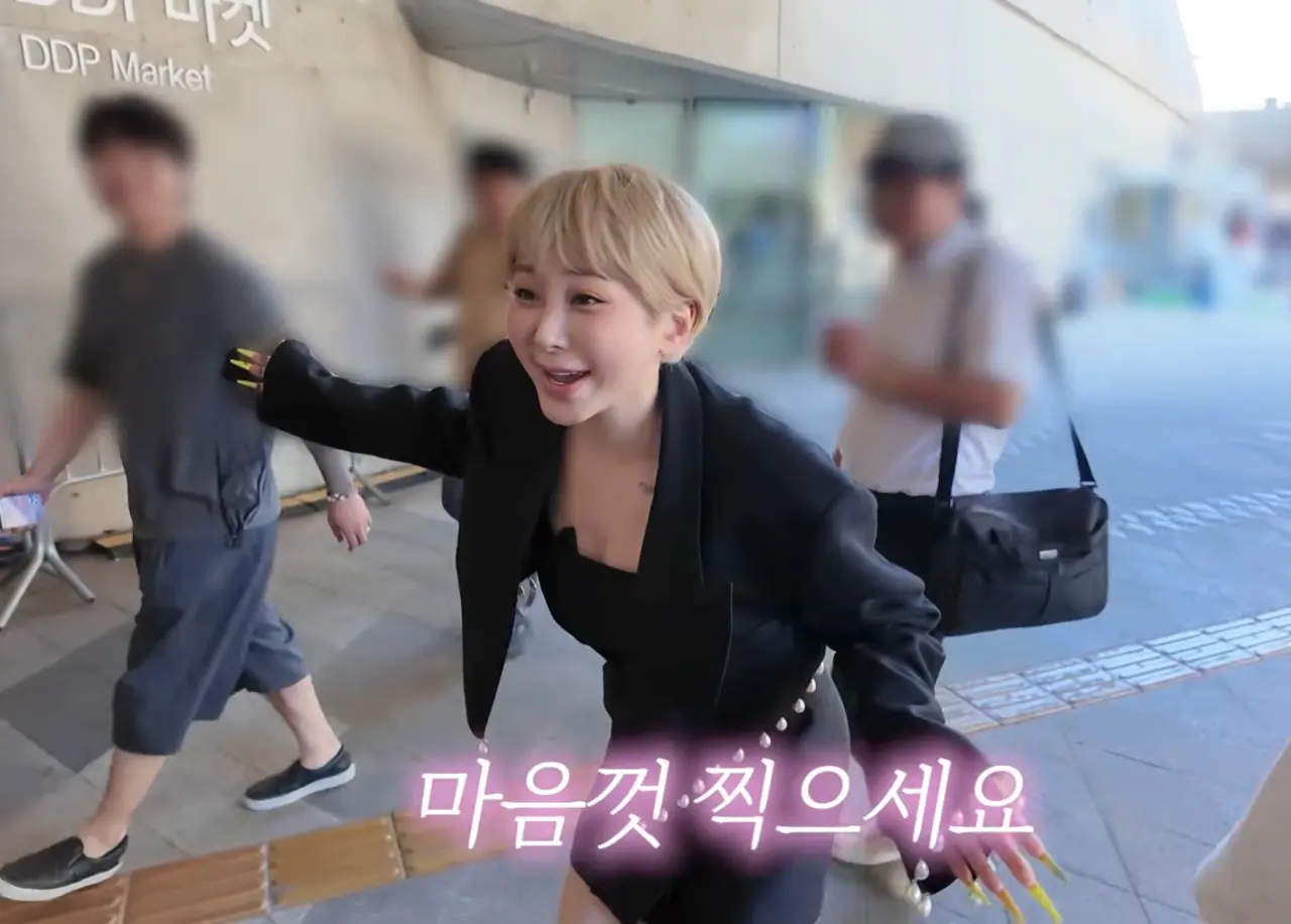 IMG_3707.png 오랜만에 행사 나왔다가 계속 현타오는 서인영 근황ㅋㅋ.JPG