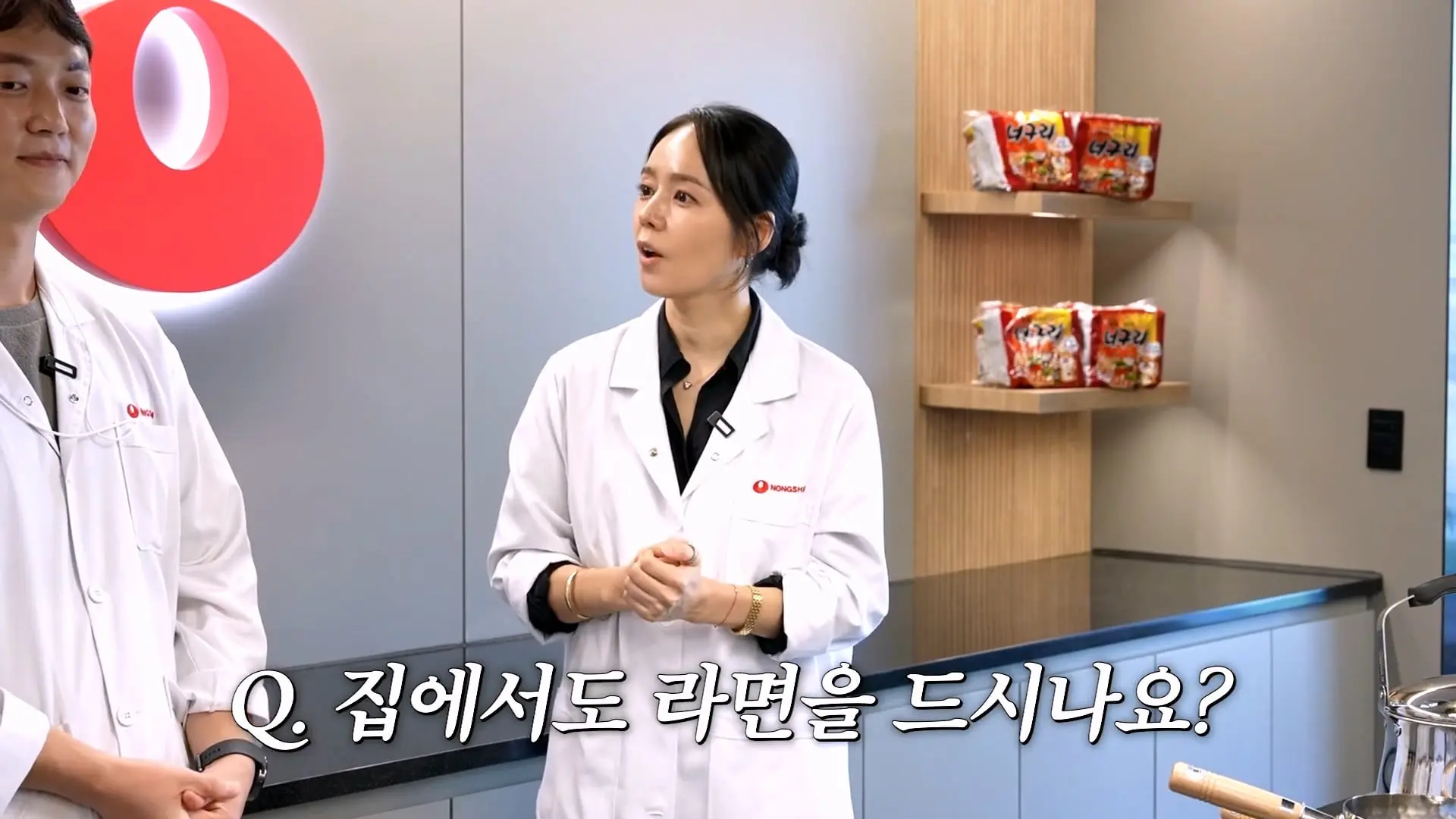 농심 연구원한테 라면 맛있게 끓이는 비법 전수받으러 간 한가인 (평생 써먹음)_20261005_195419.020.jpg